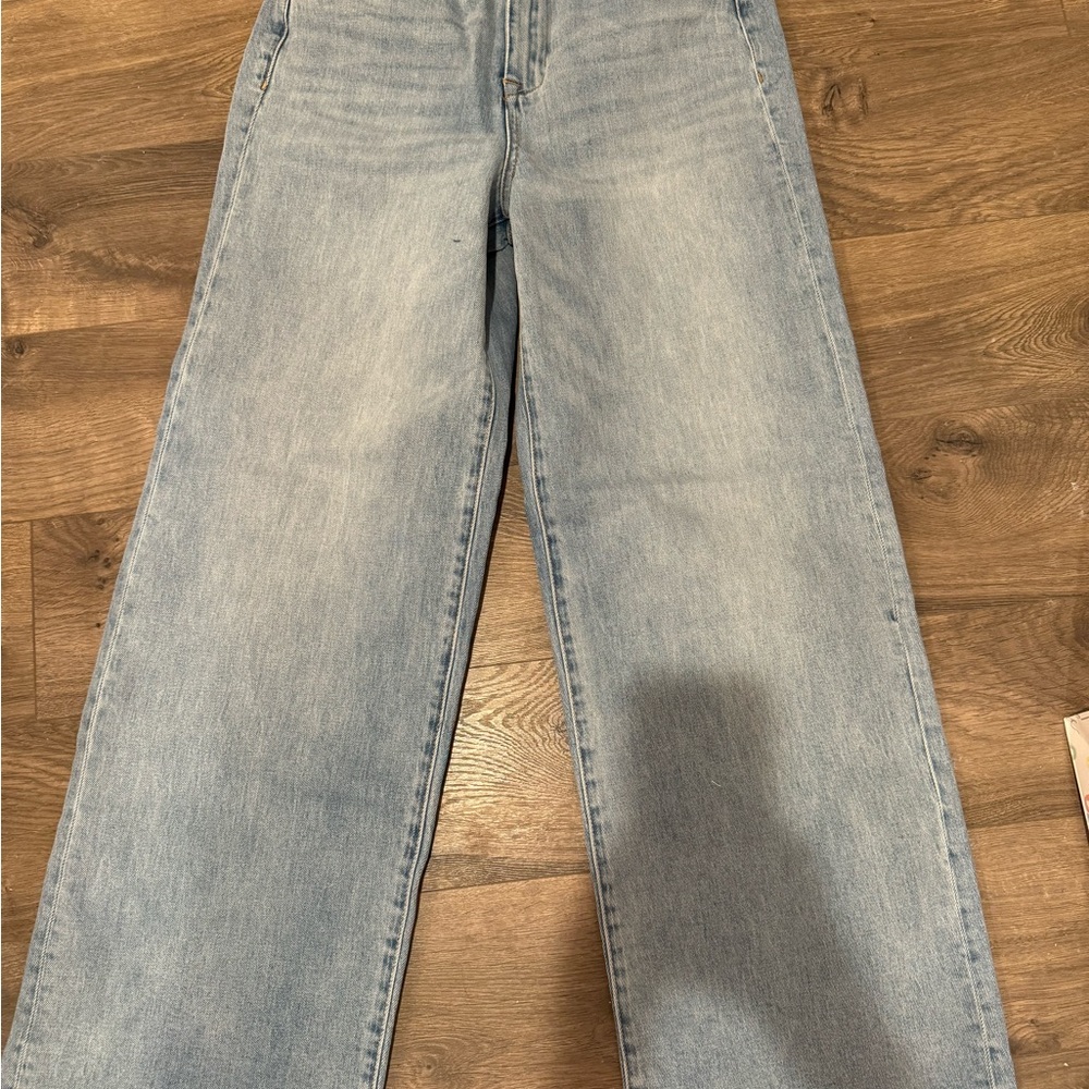 Light Wash Wide-Leg Jeans